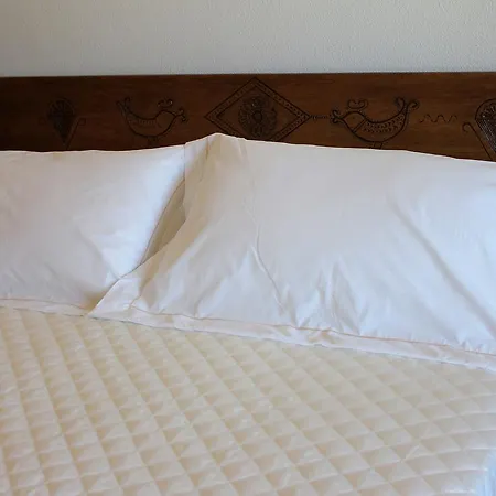 Üdülőközpont Serra Niedda & *